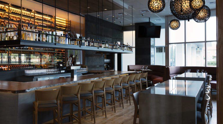 Roka akor - Interior